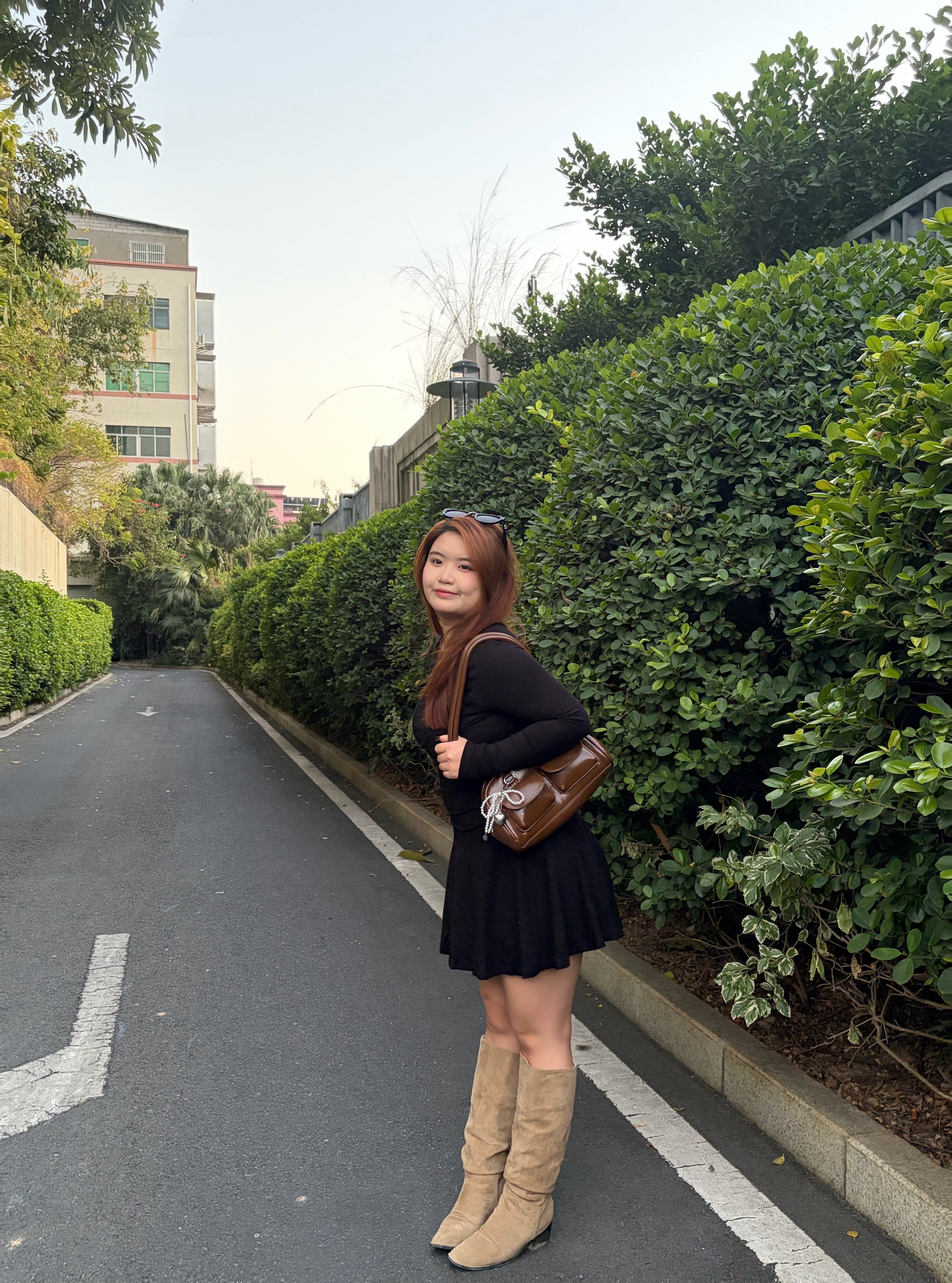 黑泽玄七2026早春新款胖mm收腰针织连衣裙：褶皱遮肉的显瘦自信美学