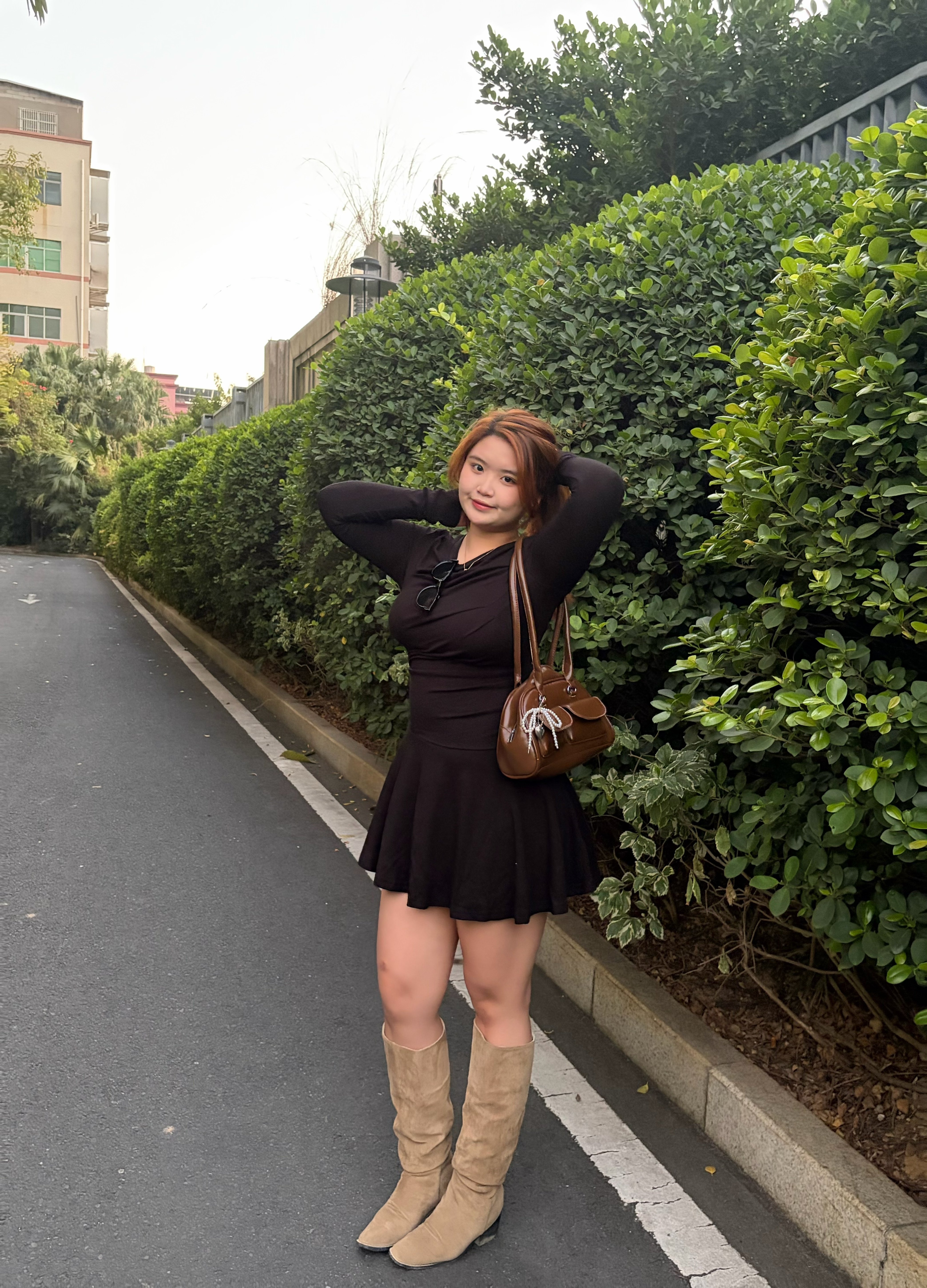 黑泽玄七2026早春新款胖mm收腰针织连衣裙：褶皱遮肉的显瘦自信美学