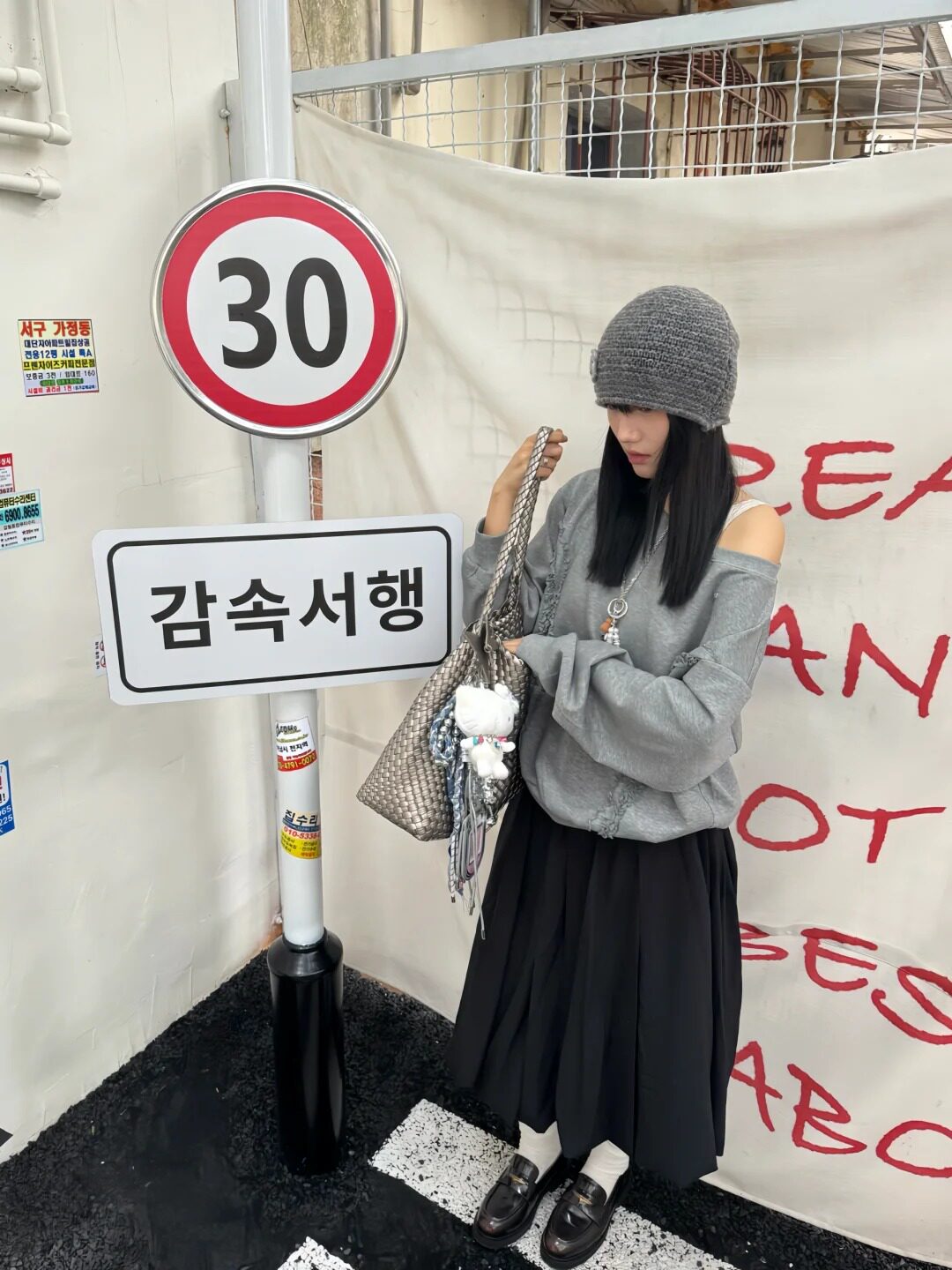 宋佳同款百丽海鸥乐福鞋2.0：厚底真皮的英伦飒爽美学