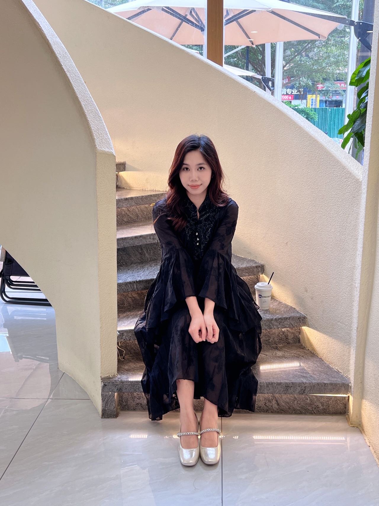 孙乐言毛晓彤同款百丽「白月光」红色高跟玛丽珍单鞋：脚踝间的复古红玫瑰