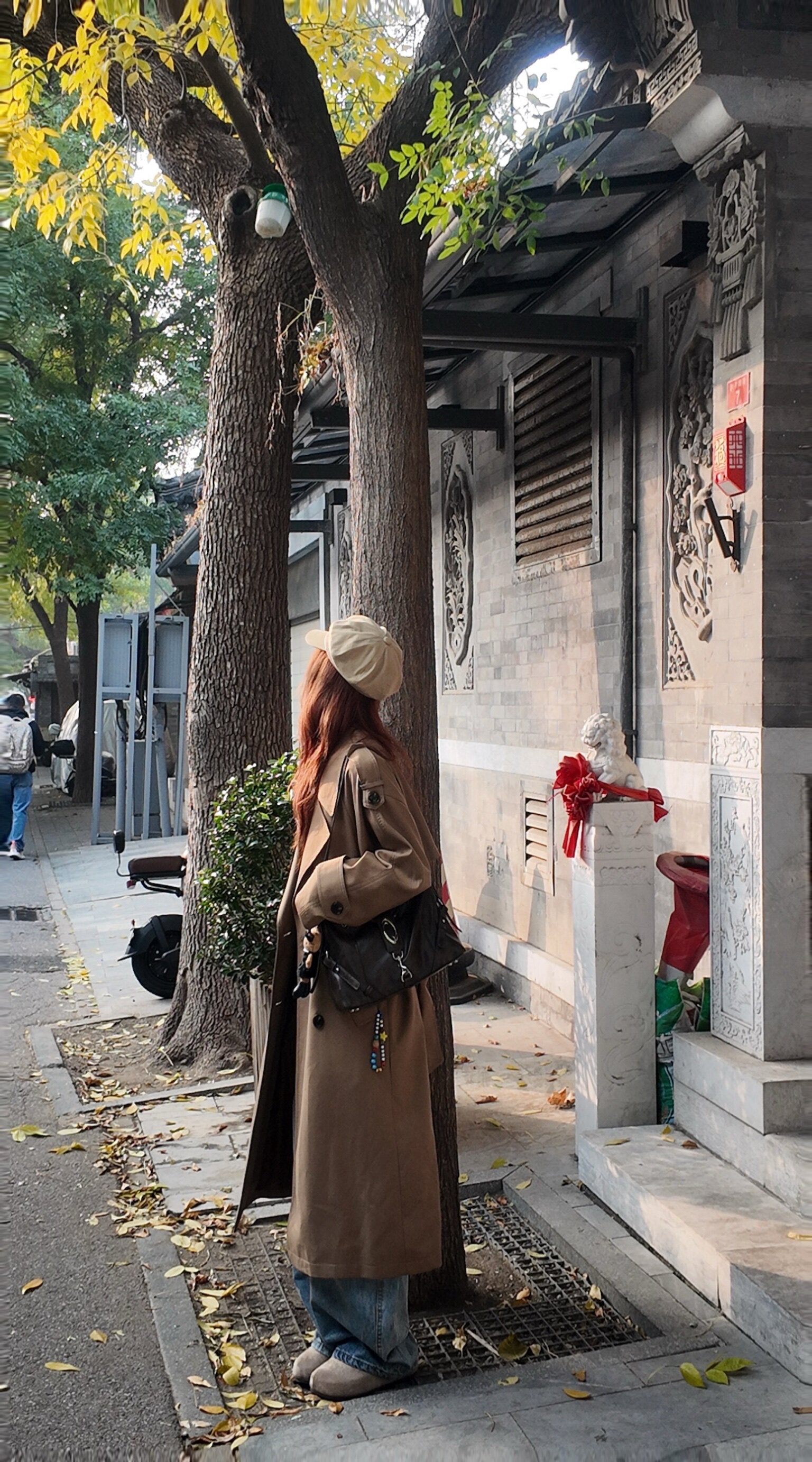 解锁法式优雅密码——周淼ZHOUMIAO"巴黎旧梦"风衣穿搭图鉴