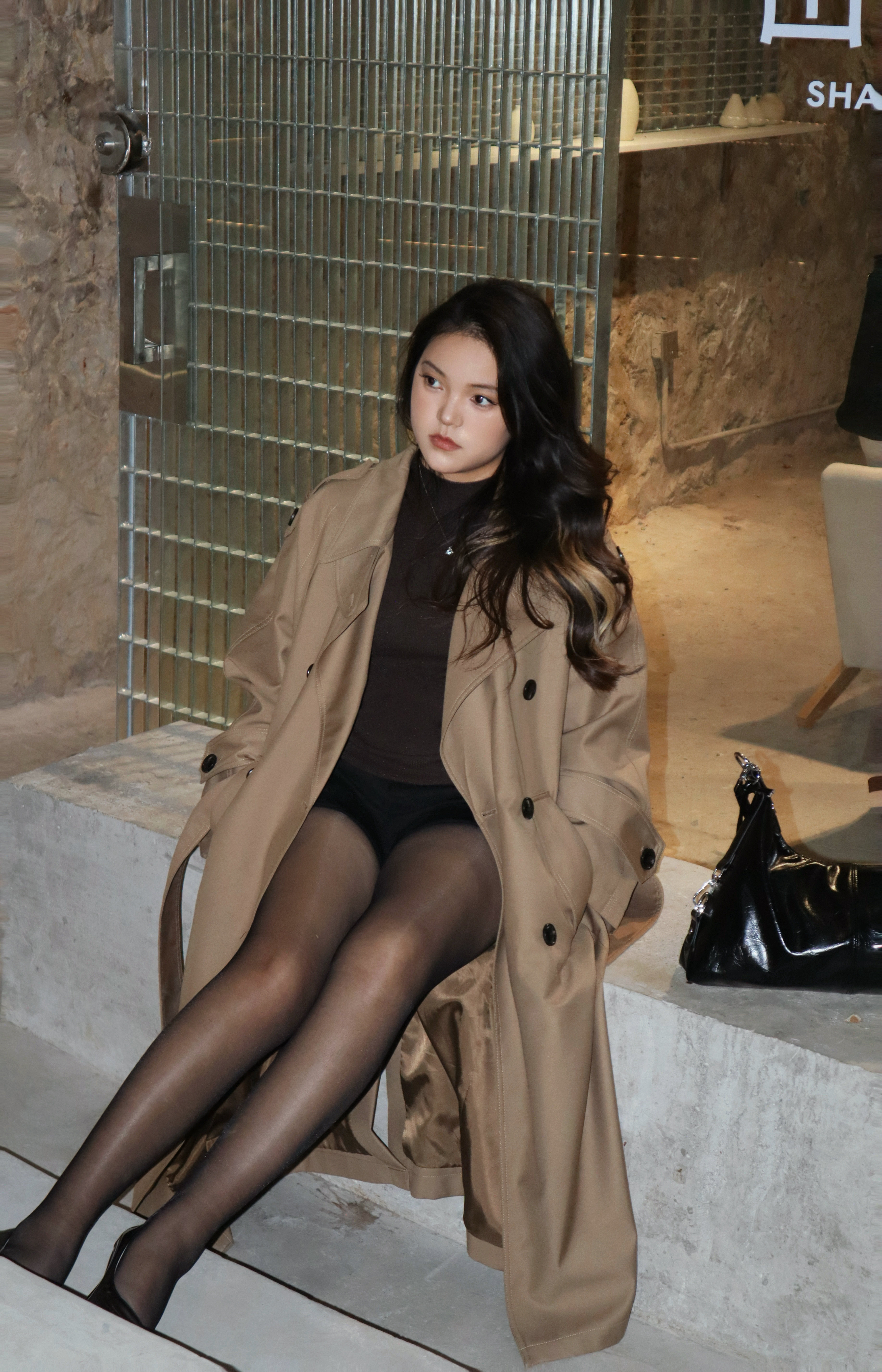 解锁法式优雅密码——周淼ZHOUMIAO"巴黎旧梦"风衣穿搭图鉴