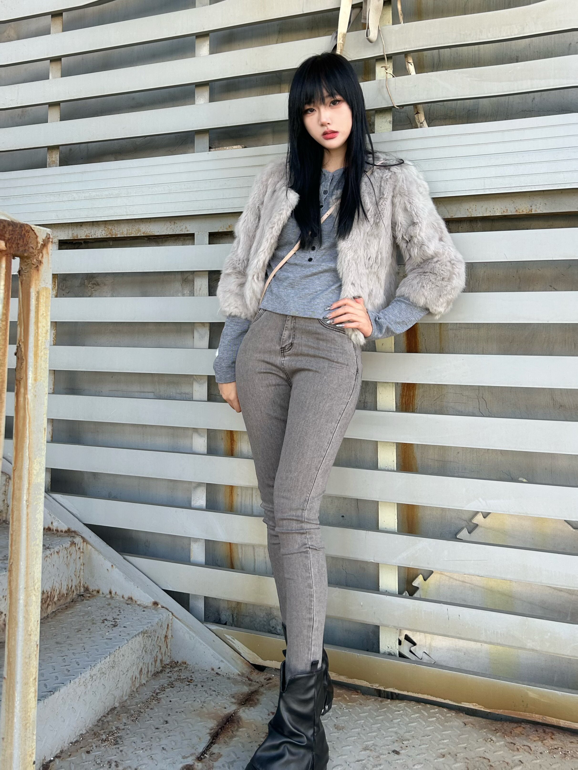 YoungGirlDay欧美风高腰牛仔裤,提臀设计一秒打造蜜桃臀紧身显瘦剪裁