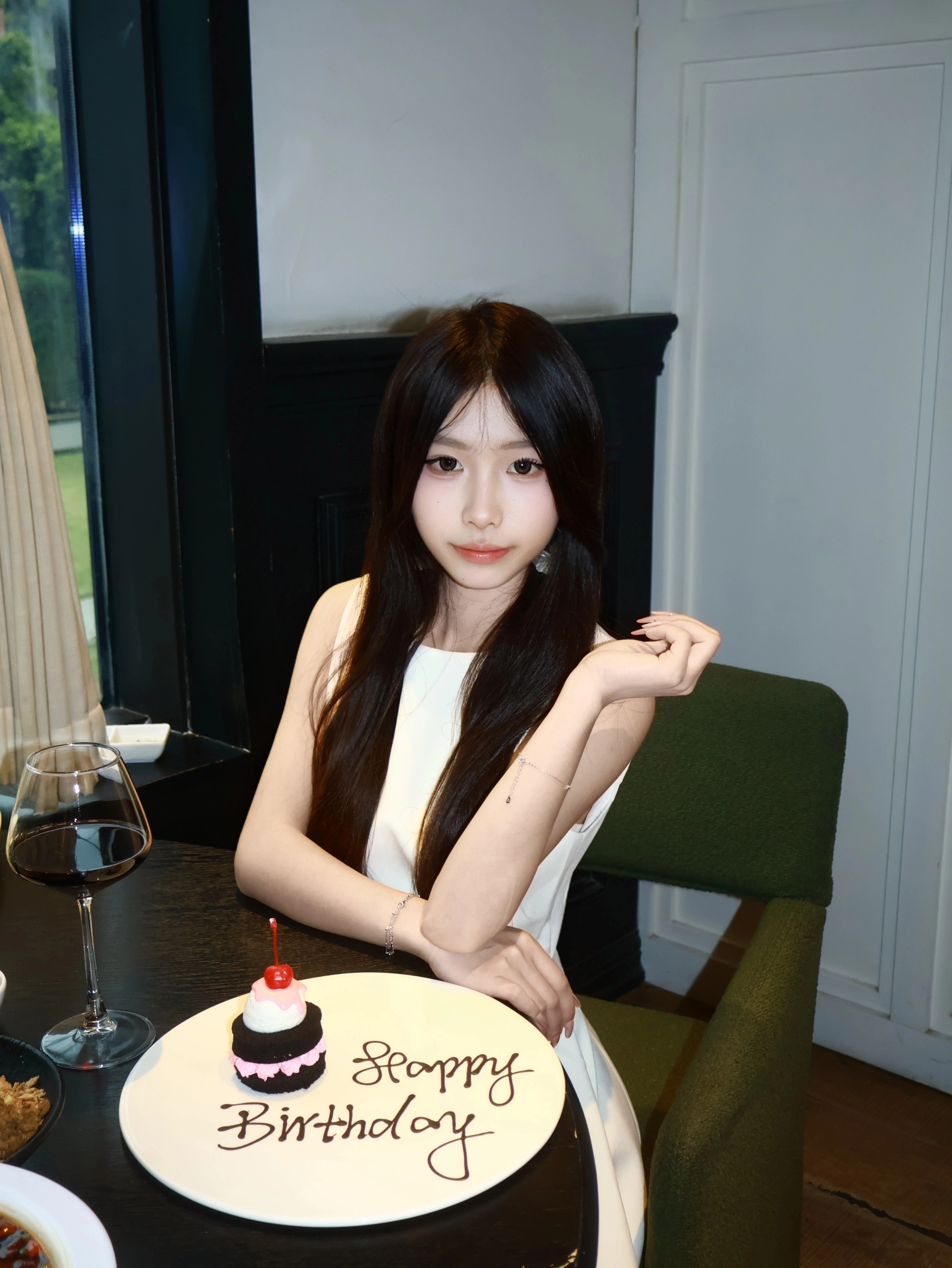 舒胡蕾夏日生日裙 法式无袖收腰设计 显瘦显高拉长比例 高级感气质满分