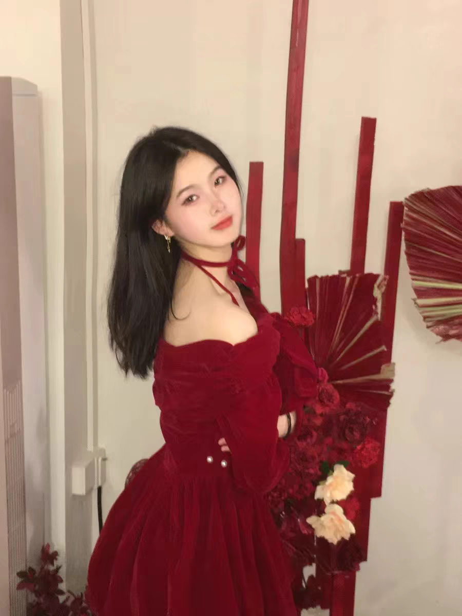 绮雨薇法式红色连衣裙 蓬蓬裙摆遮肉显瘦 收腰设计拉长比例 小个子专属显高版型