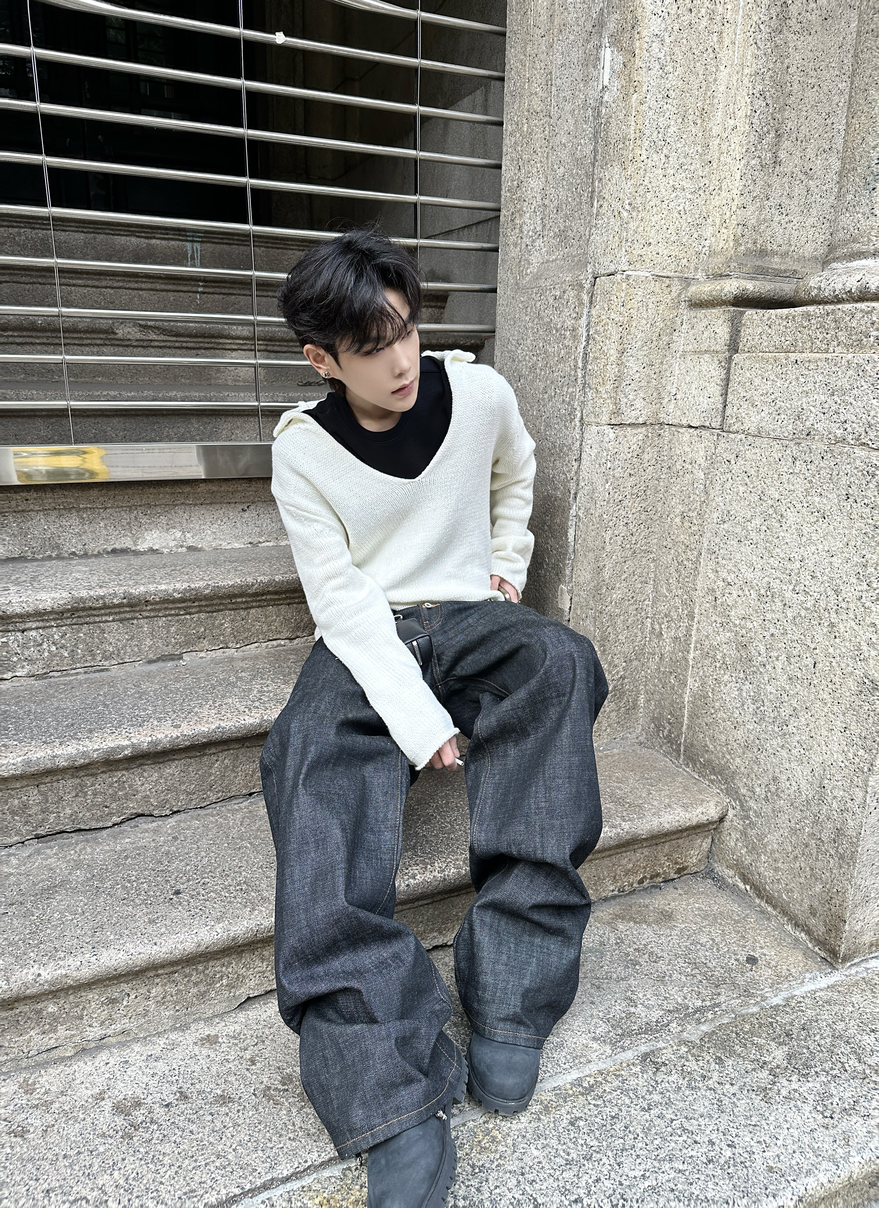 No faith studios 三色V領針織毛衣V KNIT SWEATER慵懶休閒長袖-淘寶 