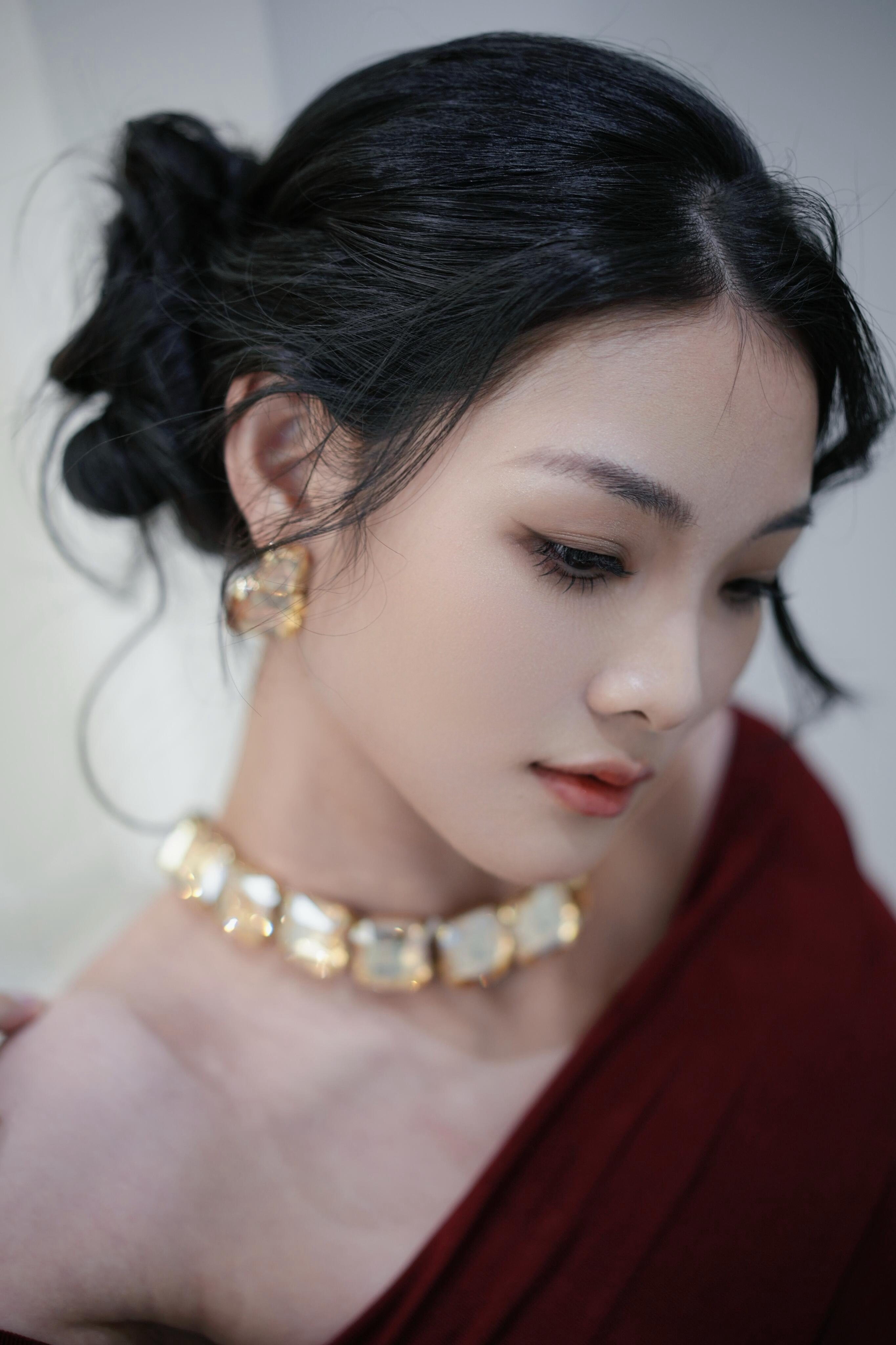 GRACE欧美小店kylie同款晚礼长裙 不对称斜肩飘带设计 露肩御姐风性感迷人