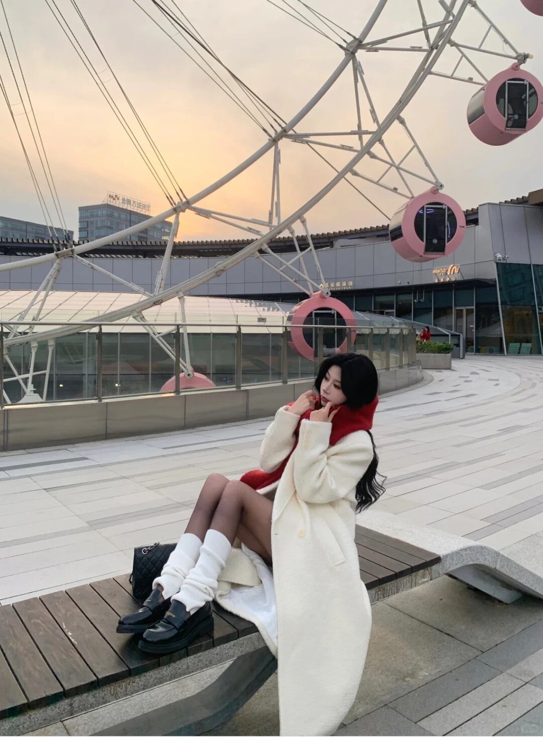 宋佳同款百丽海鸥乐福鞋2.0：厚底真皮的英伦飒爽美学