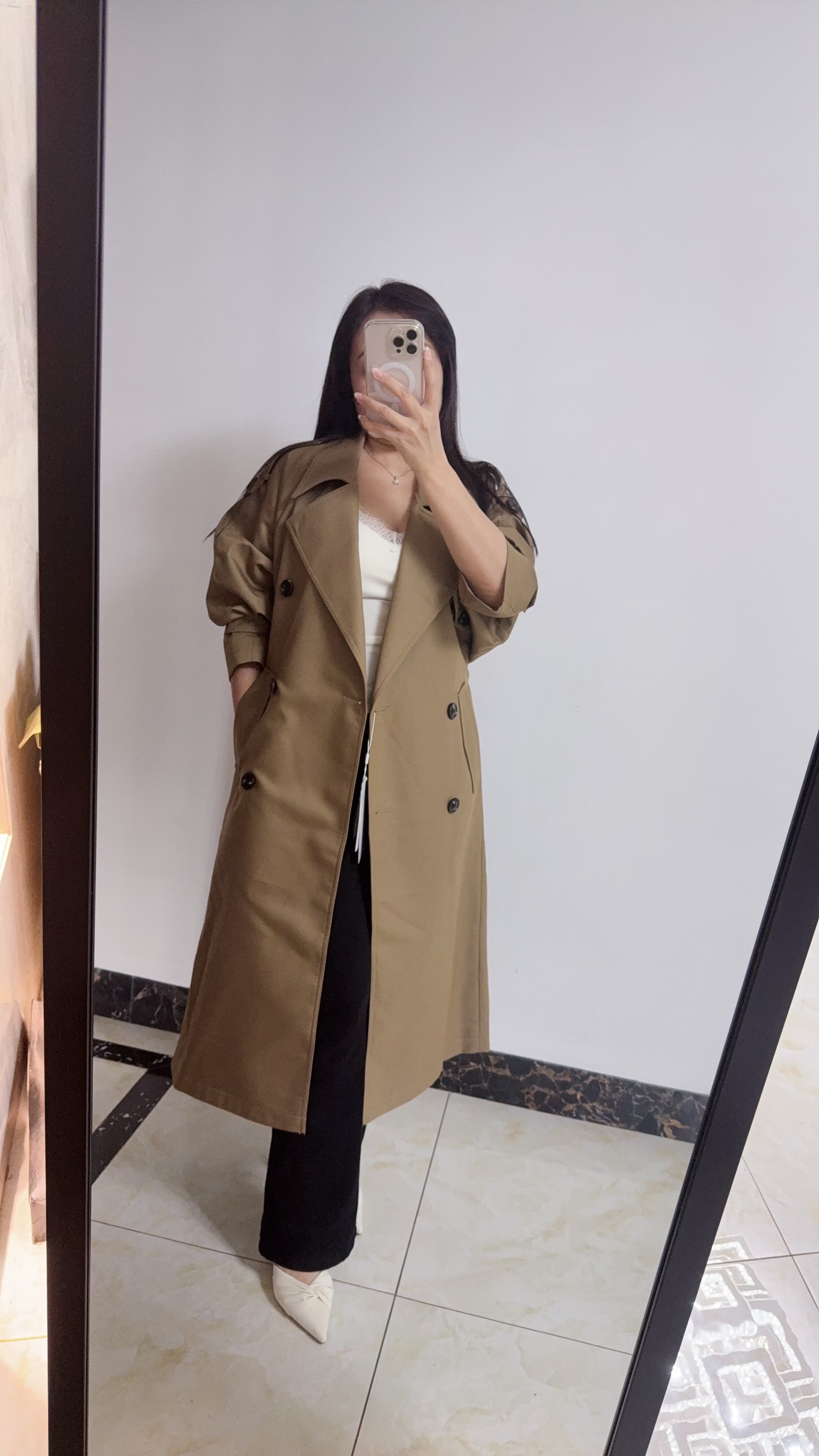 解锁法式优雅密码——周淼ZHOUMIAO"巴黎旧梦"风衣穿搭图鉴