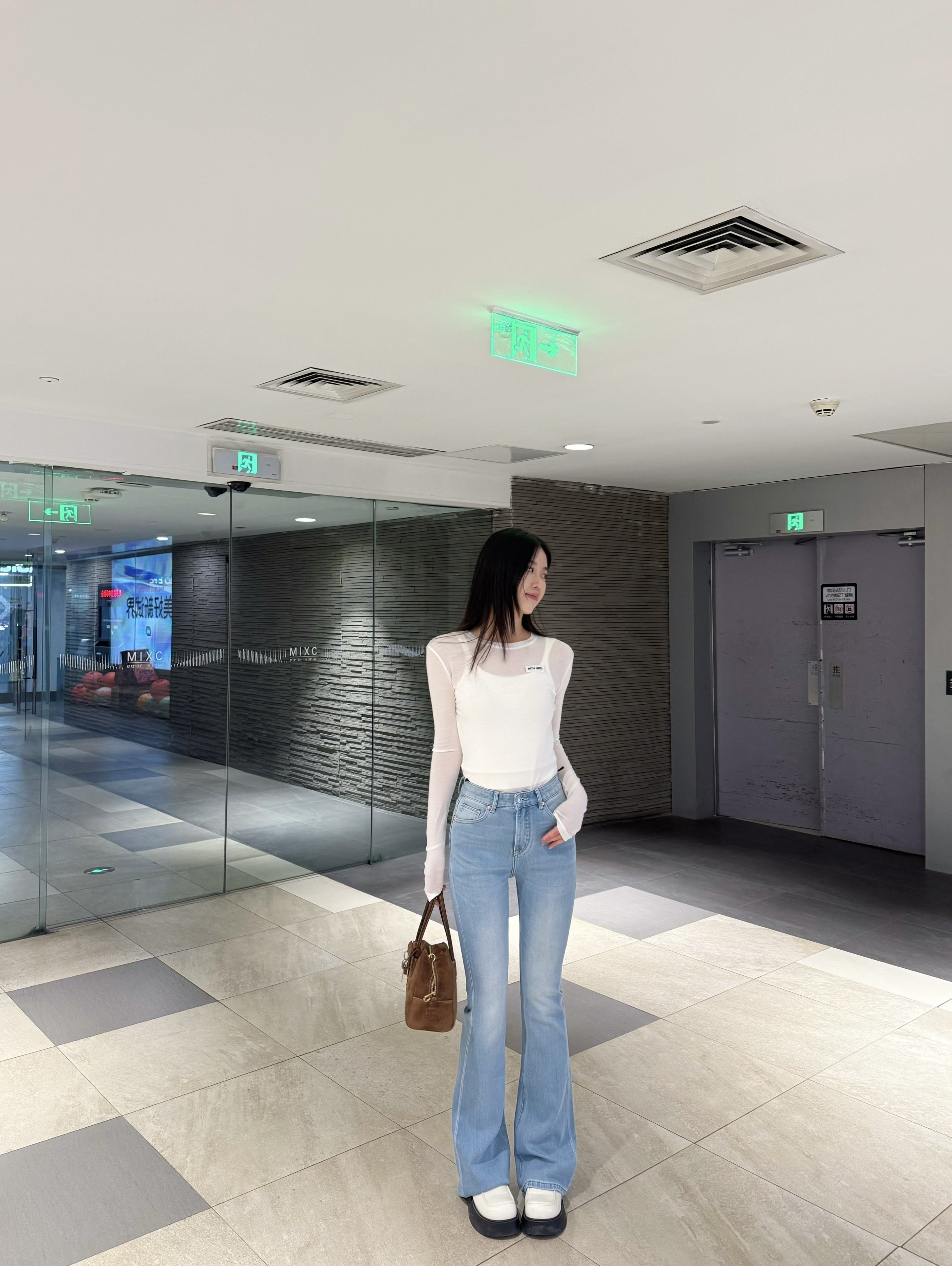 信购春季特调青光调微喇叭牛仔裤 浅蓝色清新百搭 高腰四面弹提臀显瘦