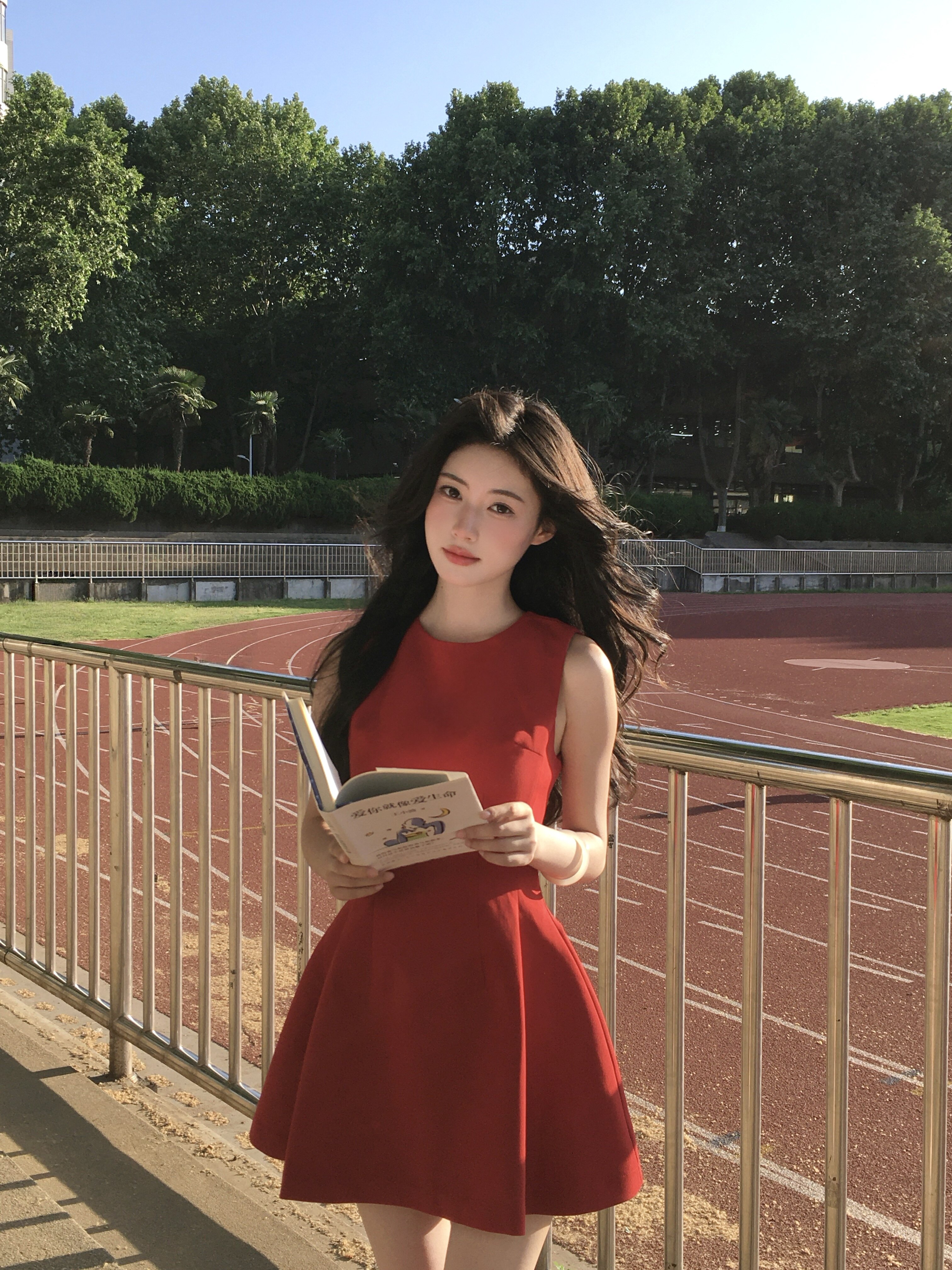 舒胡蕾夏日生日裙 法式无袖收腰设计 显瘦显高拉长比例 高级感气质满分
