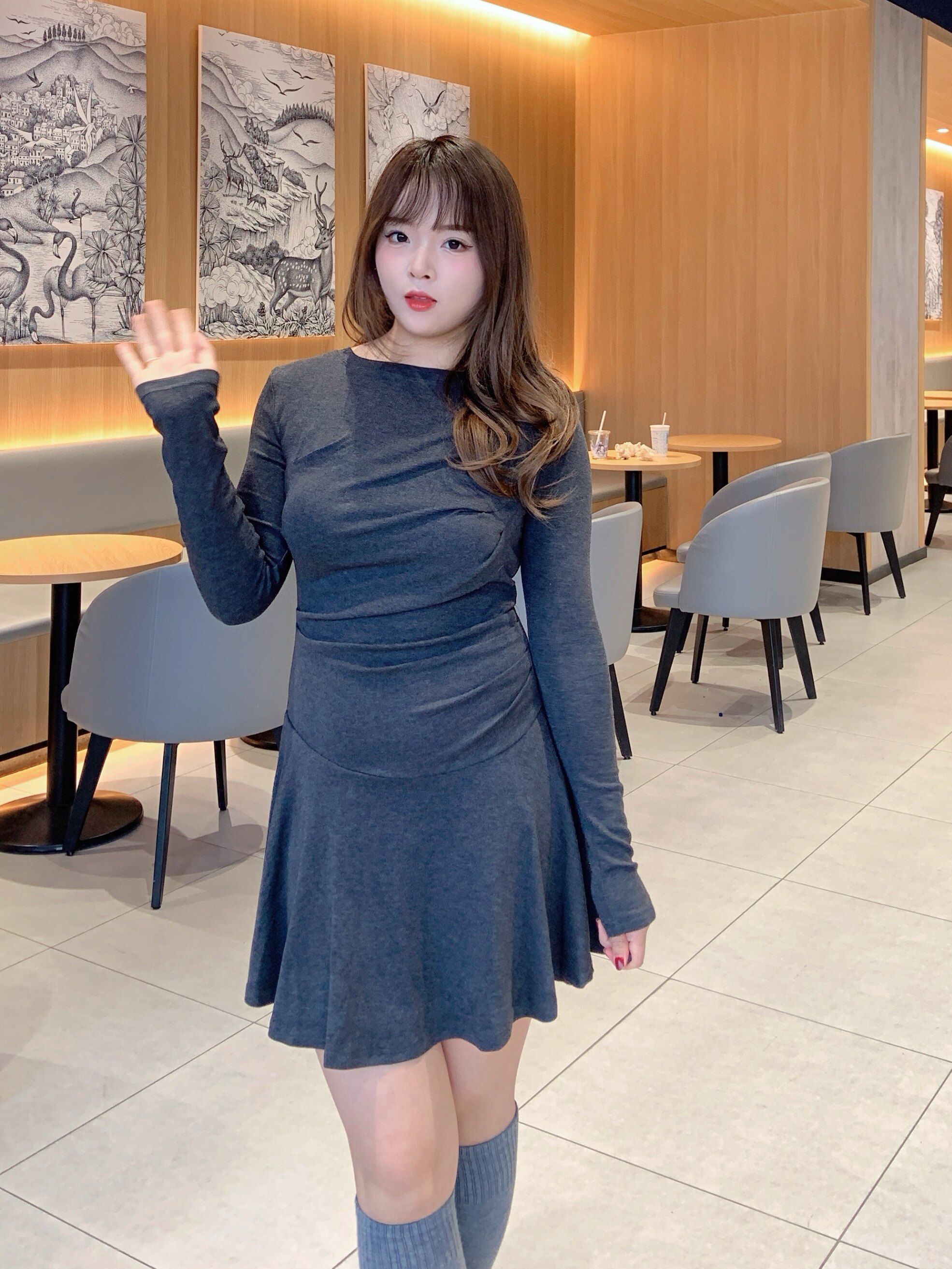 黑泽玄七2026早春新款胖mm收腰针织连衣裙：褶皱遮肉的显瘦自信美学