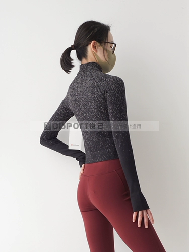Spot Lululemon Толстый полупрозрачный полкоти для футболки с длинными рукавами.