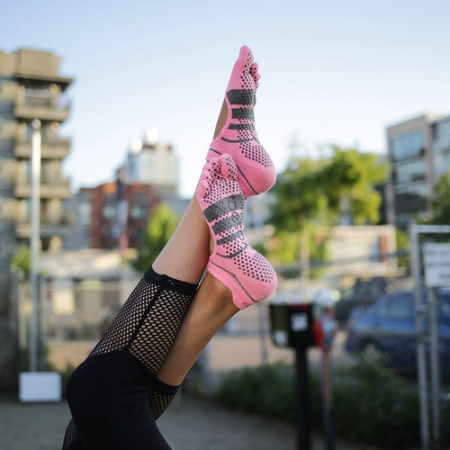 Yue Ji/Spot's Back Toesox Five -To -Booth йога носки Bellarina