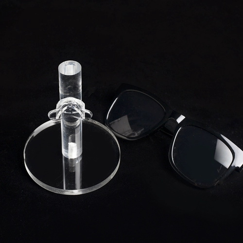 Очки, стенд на солнечной энергии