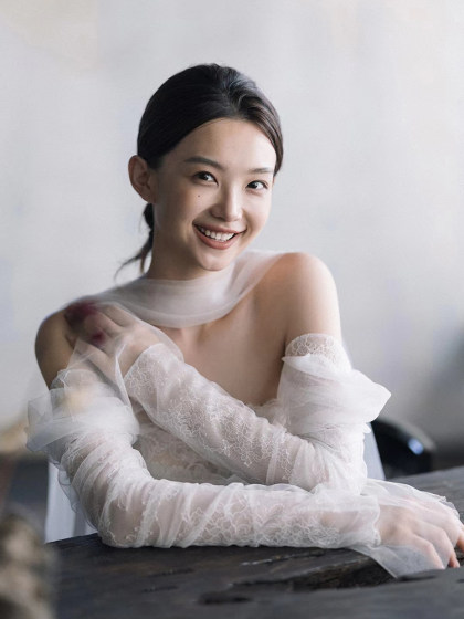 一字肩轻婚纱蕾丝法式鱼尾主婚纱高级感新娘新款结婚迎宾出门纱