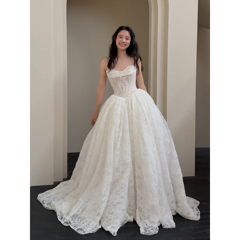 Light Wedding Dress, Niche Elegant French-Style Strapless Bridal Lace Main Wedding Dress, High-Quality Texture, Forest Style, Slimming Veil