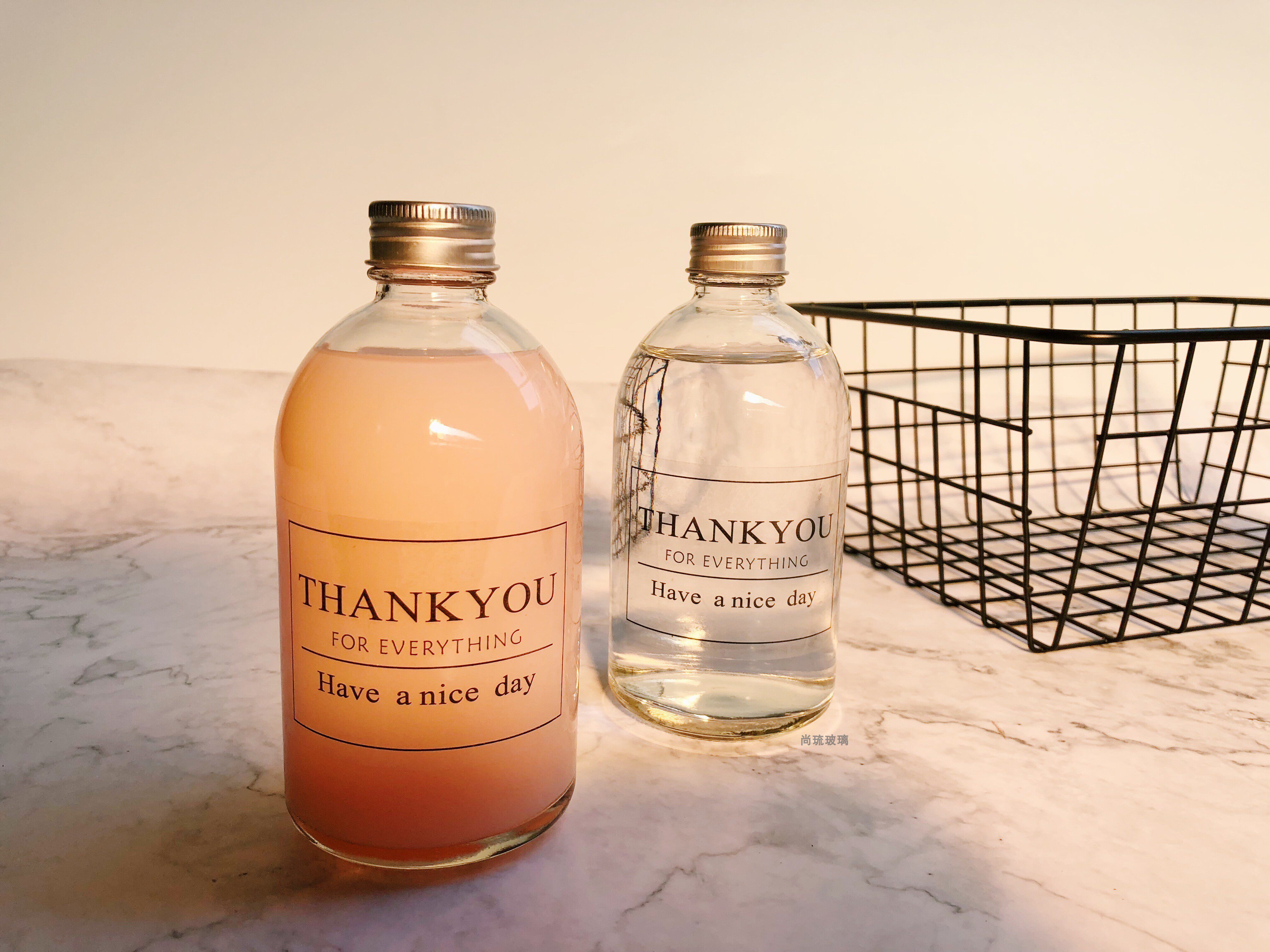Transparent glass milk tea bottle drink bottle Fruit wine bottle aluminium cover coffee bottle light refreshment fruit and vegetable juice minimalist glass sealing bottle