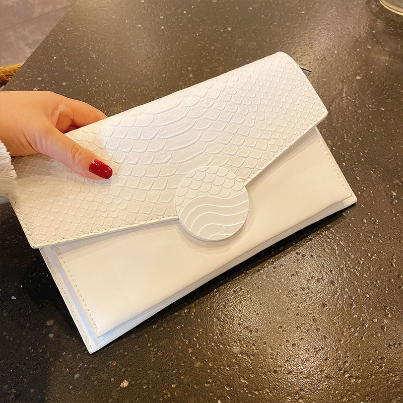 Tide brand leather 2021 new bag crocodile pattern clutch bag clutch bag shoulder messenger handbag female envelope bag tide
