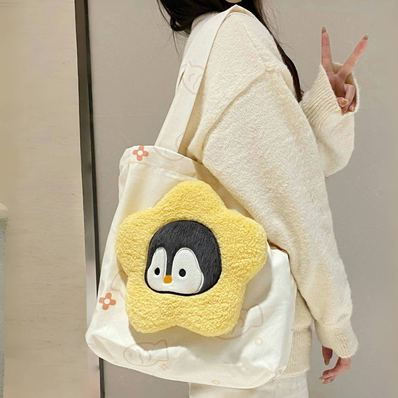 Large-Capacity Printed Canvas Bag Combination, Cute and Versatile Little Penguin Plush Crossbody Bag, Class Tote Bag, Gift Large-Capacity Printed Canvas Bag Combination, Cute and Versatile Little Penguin Plush Crossbody Bag, Class Tote Bag, Gift
