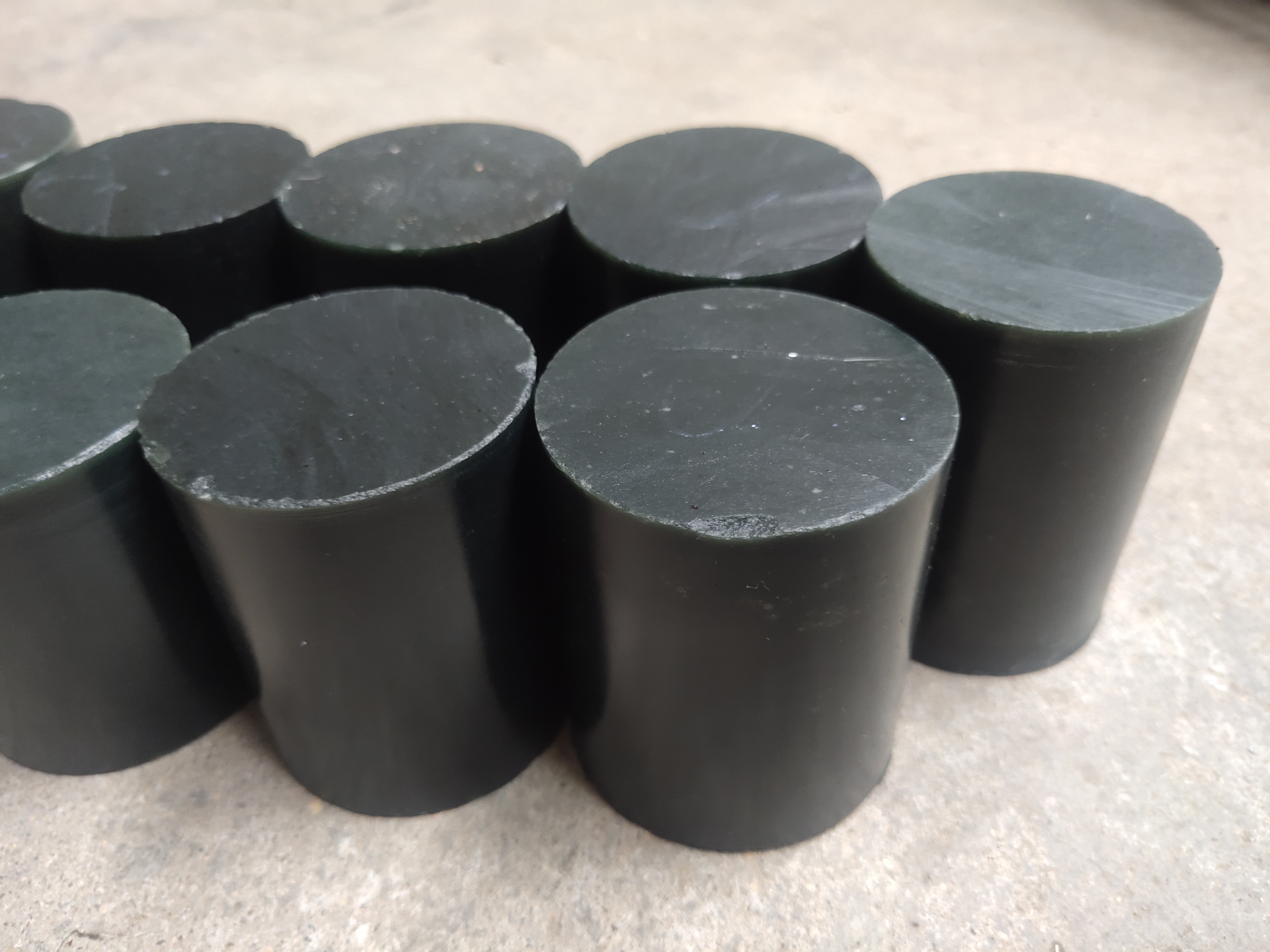 天然新疆和田玉：手镯芯高沓镯芯料章料摆件玉材挂件吊坠青玉墨玉