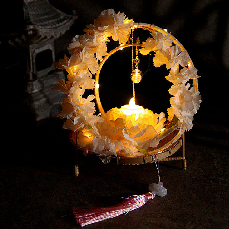 Double lamp Palace lamp female flowers Handmaid's hand Han Costume Palace China Wind Retro Style Lantern End Afternoon Middle Autumn Flow Su with lamp