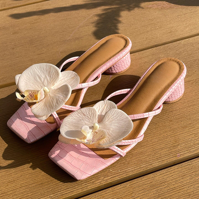 Sheepskin! Thai Niche Floral Sandals for Women, Spring and Summer Comfortable Square-Toe Open-Toe Chunky Heel Slip-On High Heels