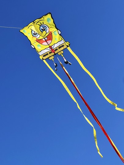 新款海绵宝宝风筝儿童手持卡通微风易飞潍坊高档成人初学者专用轮