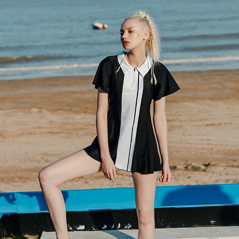 Li Xiaofan black and white color matching A-line umbrella skirt covering the belly and showing thin college style conservative swimsuit women's two-piece boxer shorts swimsuit