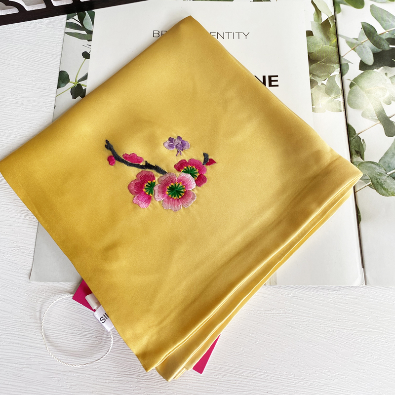 Gifts for foreign guests Suzhou embroidery mulberry silk handkerchief double layer silk handkerchief hand embroidery lotus plum blossom