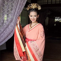 Ladies ancient costume museum Pottery princess performance costumes orange embroidered Hanfu beauty scheming museum pottery clothing rental