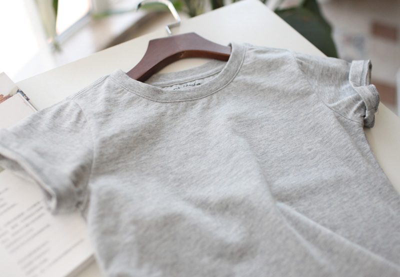 Cậu bé trắng tinh khiết cơ bản áo thun cotton tay ngắn Quần áo trẻ em chạm đáy áo sơ mi nửa tay ở bé trai 18 Xia Xin thời trang bé trai