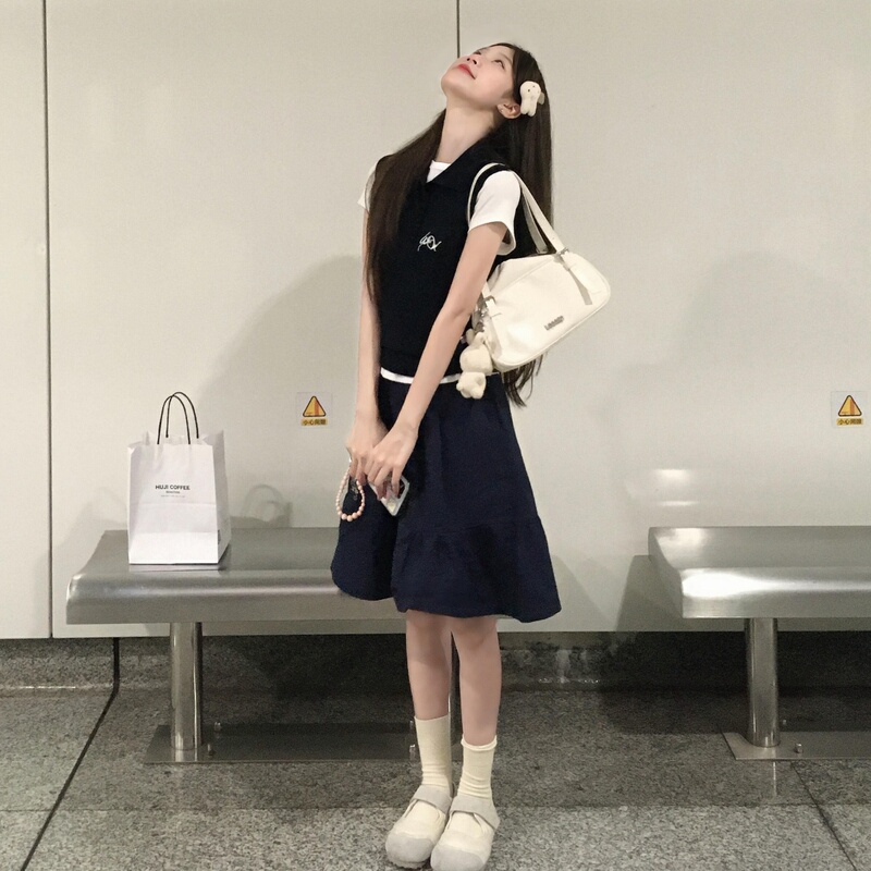 Korean Style Casual Sports Suit for Girls, Summer Short-Sleeved Knitted Vest, Skirt, Age-Reducing Three-Piece Set