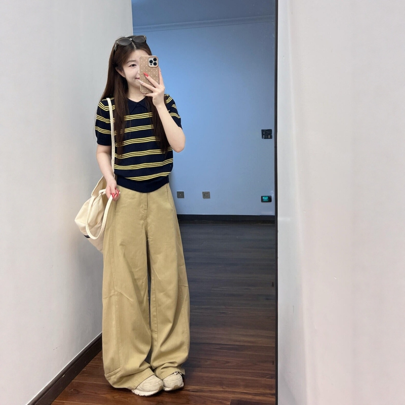 Korean Retro Casual Sports Suit for Women in Summer, Slimming Striped Lapel Short-Sleeved Top, Wide-Leg Trousers Two-Piece Set