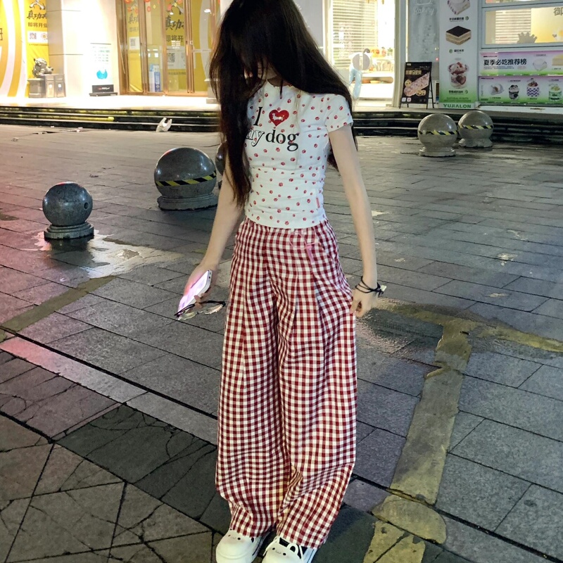 American Retro Casual Sports Suit for Girls, Summer Dog Paw Slim-Fitting Short-Sleeved T-Shirt, Plaid Wide-Leg Pants Two-Piece Set