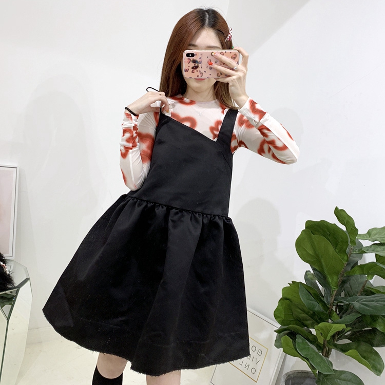 Little sister domestic IT SHUSHUTONG autumn and winter foreign atmosphere asymmetric suspenders dress