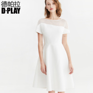 DPLAY2018 mùa xuân và mùa hè mới Châu Âu và Mỹ trắng semi-vai vòng cổ cao eo slim dress tính khí váy trắng váy xòe
