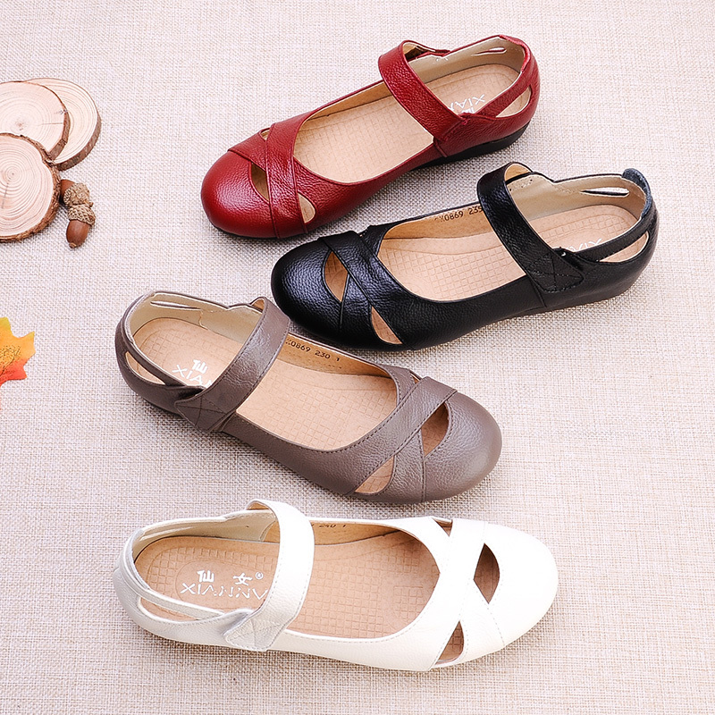 Mom's Sandals Are Comfortable Women's Summer Shoes with Soft Soles, Rubber Soles, Hollowed-Out Genuine Leather, Flat Soles, Large Sizes, Middle-Aged Closed-Toe Leather Shoes for Middle-Aged and Elderly People Mom's Sandals Are Comfortable Women's Summer Shoes with Soft Soles, Rubber Soles, Hollowed-Out Genuine Leather, Flat Soles, Large Sizes, Middle-Aged Closed-Toe Leather Shoes for Middle-Aged and Elderly People
