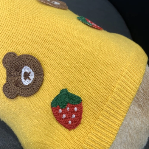 Демисезонный морковный трикотажный свитер без рукавов