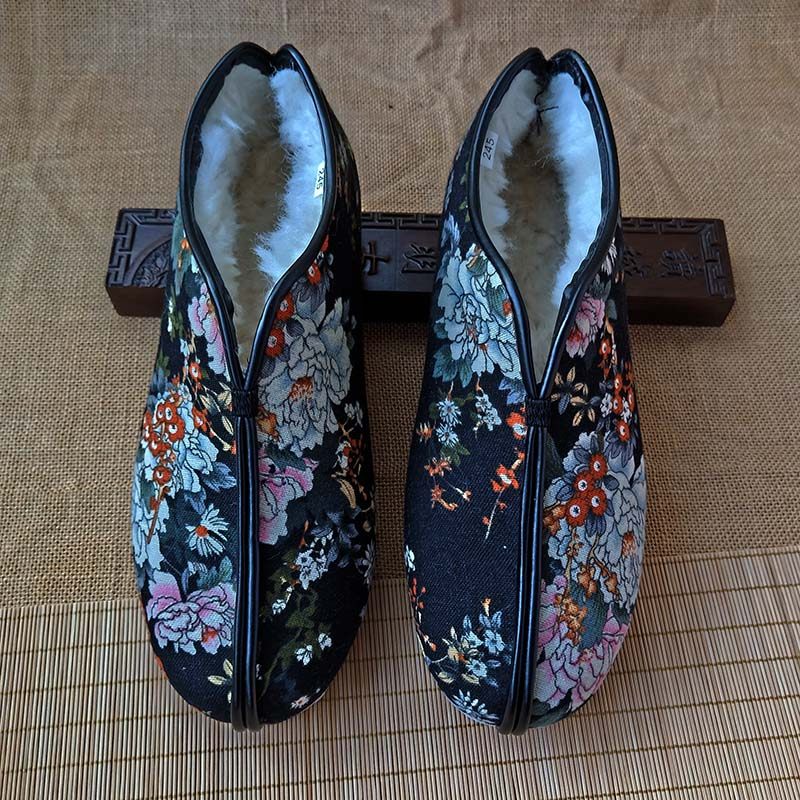 Chinese retro old Beijing cloth shoes women's handmade Melaleuca bottom mother mother sheepskin wool one-piece cloth walking color cotton shoes