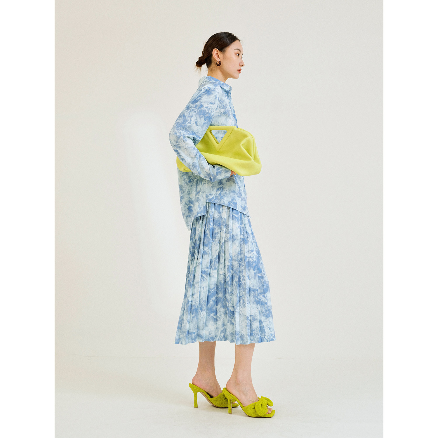 MRS Studios Exclusive UK Cooperative Blue Sky White Cloud Niche Design Printed Shirts 100 Pleats Half Dress