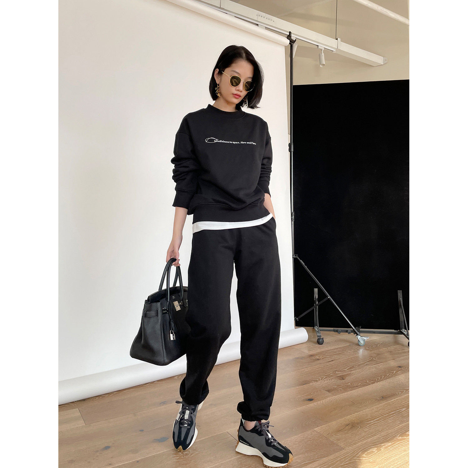 MRS Studios Basic series of letters embroidered slogan sets of heads round thick cotton T-sweatpants Two sets