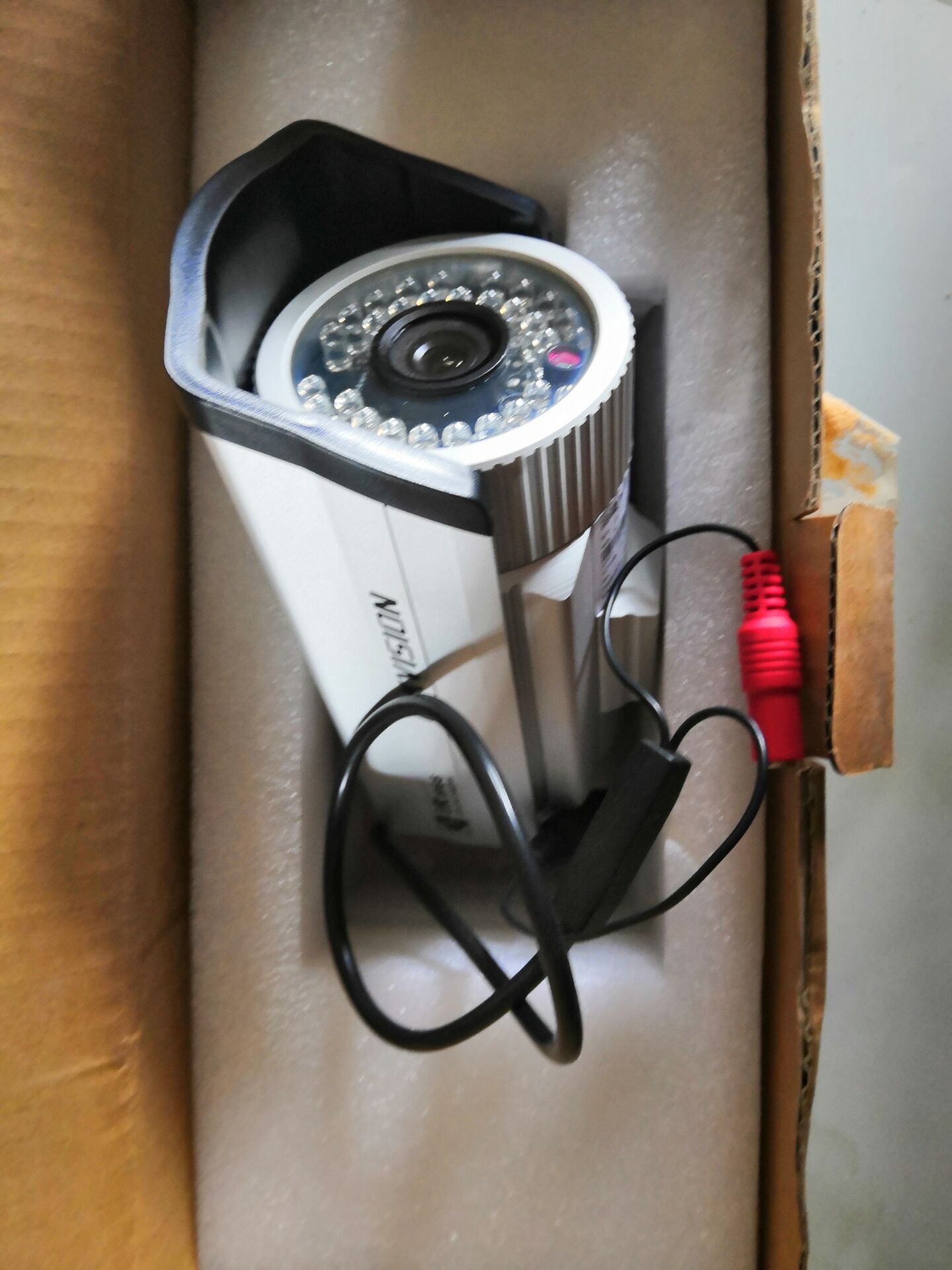 Hikvision original DS-2CC172P-IR3 analog infrared camera HD surveillance camera