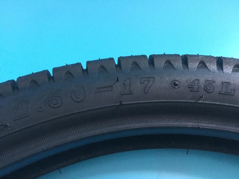 Lốp xe máy Hạ Môn Zhengxin 2.25 / 2.50 / 2.75-17 Lốp xe máy 4 lớp 6 lớp lốp bên trong lốp xe máy tốt nhất