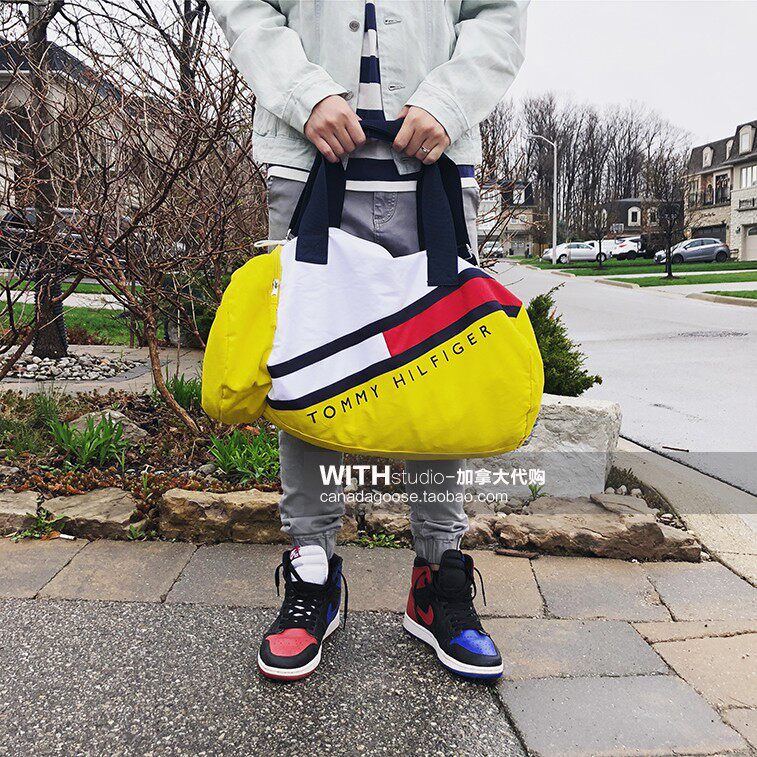 Canada Tommy Hifiger Tommy Multi-Color Motion Inclined Shoulder Bag with large portable space