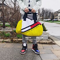 Canada Tommy Hifiger Tommy multi-color sports Messenger bag can be portable with large space