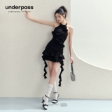 Оригинальное небольшое дизайнерское черное сексуальное платье без рукавов