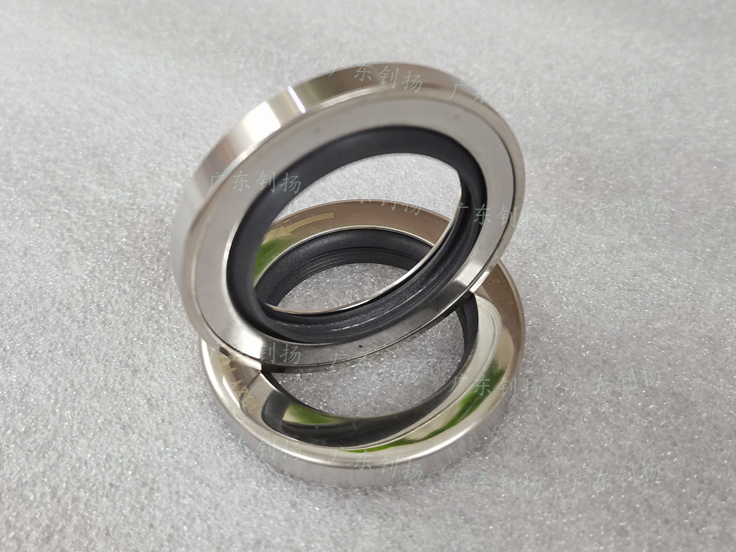 Non-standard 60*75*5 5 stainless steel oil seal compressor vacuum pump screw air compressor shaft seal can be equipped with shaft sleeve