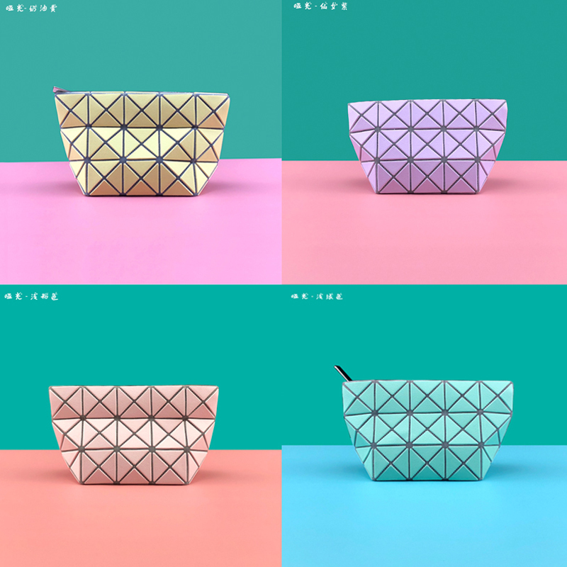 Japanese and Korean Spring/Summer Geometric Rhombus Shiny Triangle Piece Dumpling-Shaped Makeup and Toiletry Mini Phone Clutch Zipper Bag 3X5 Japanese and Korean Spring/Summer Geometric Rhombus Shiny Triangle Piece Dumpling-Shaped Makeup and Toiletry Mini Phone Clutch Zipper Bag 3X5