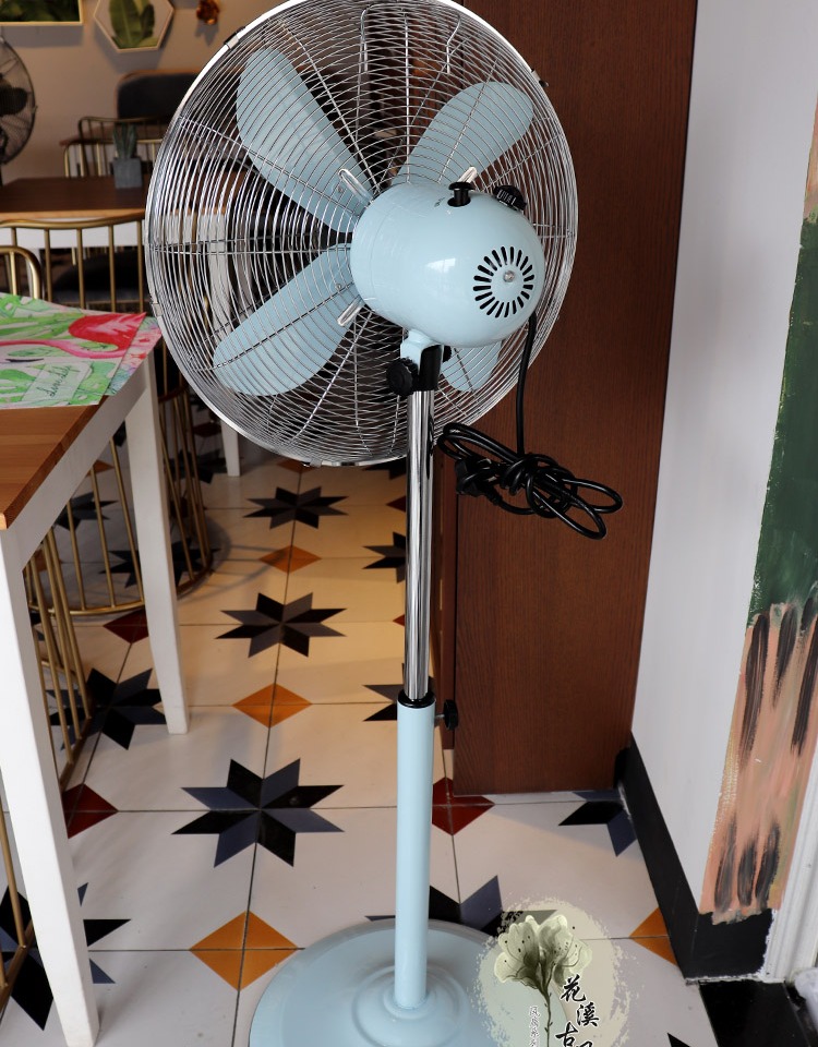 quạt hơi nước nguyễn kim Quạt sàn kim loại retro quạt điện công nghiệp Mỹ lắc đầu dọc phong cách tươi văn phòng phòng khách quạt cơ - Quạt điện quạt điều hòa hãng nào tốt